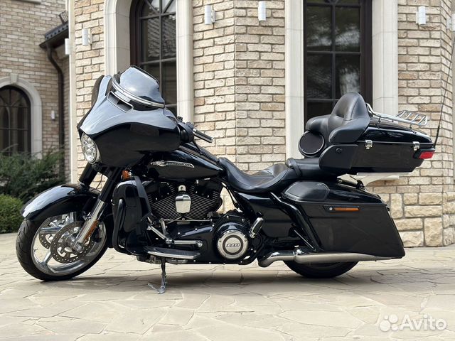 Harley Davidson Street Glide CVO