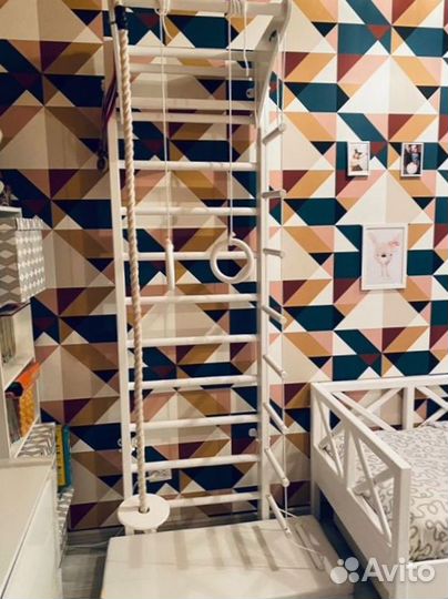 Спортивная шведская стенка из дерева