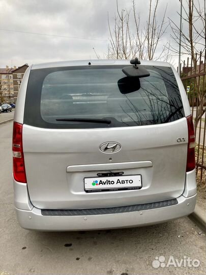 Hyundai Grand Starex 2.5 AT, 2009, 335 500 км