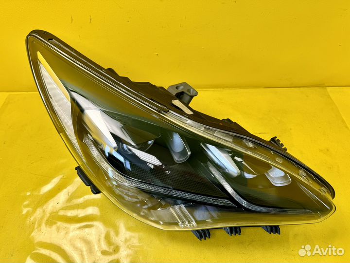 Фара правая передняя Kia Stinger