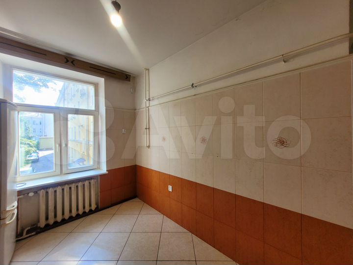 3-к. квартира, 98 м², 2/4 эт.