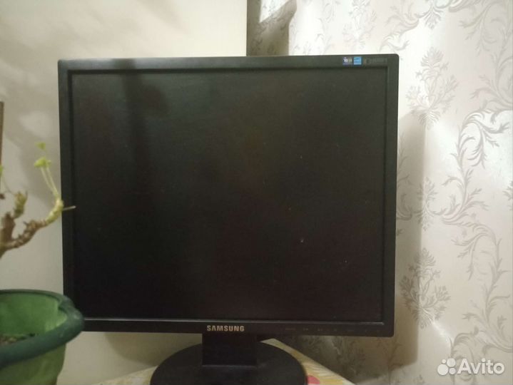 Монитор Samsung