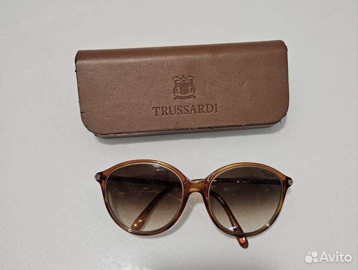 Солнцезащитные очки trussardi