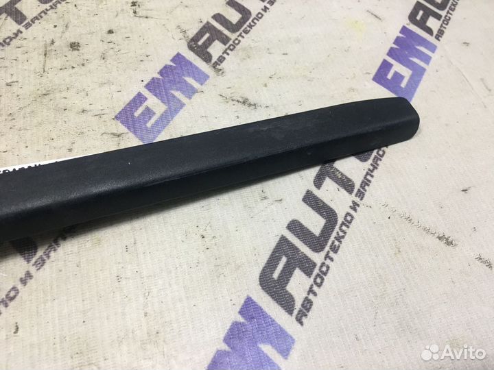 Накладка салазки сиденья правая Фольксваген Бора