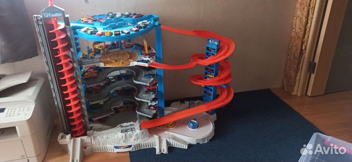 Невообразимый гараж Hot Wheels