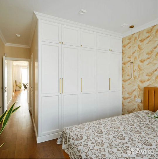 Распашной шкаф в спальню