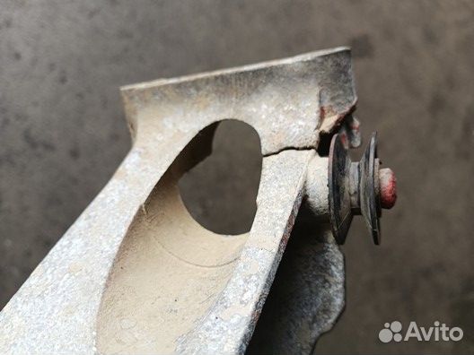 Кронштейн фары DAF 105 правый