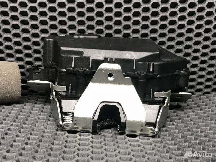 Замок багажника mercedes W164 ML X164 GL W251 R