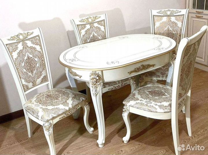 Столы и стулья