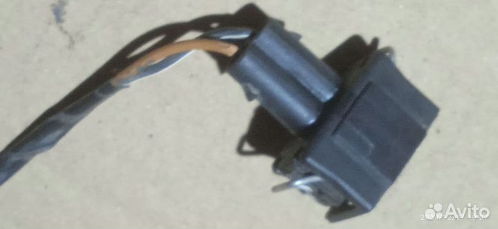 Штекер указателя поворота Passat b4