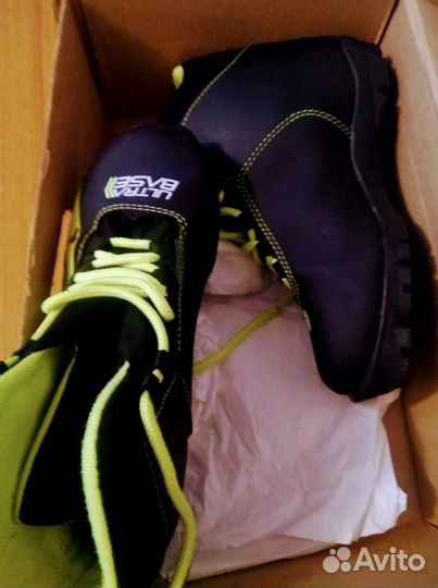 Лыжные ботинки