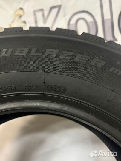 Windforce Snowblazer Max 215/75 R16C 113R