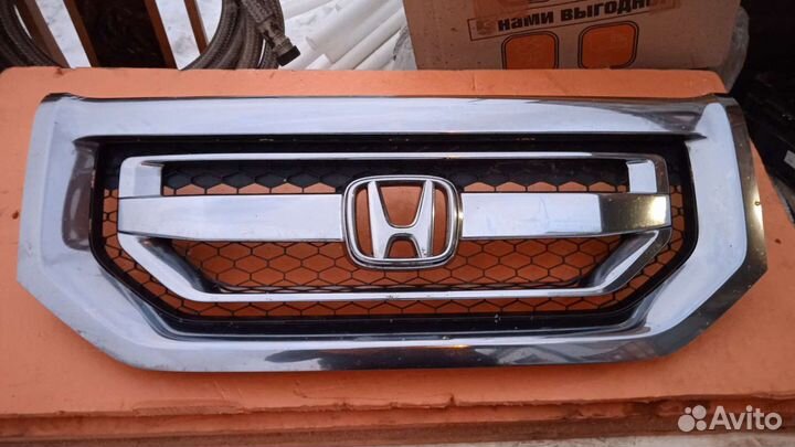 Решетка радиатора honda pilot 08-11