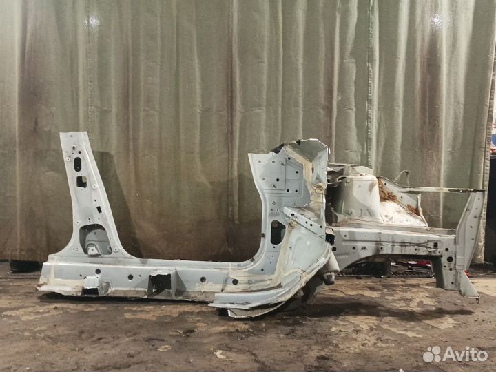 Передняя часть кузова (разное) Nissan Juke