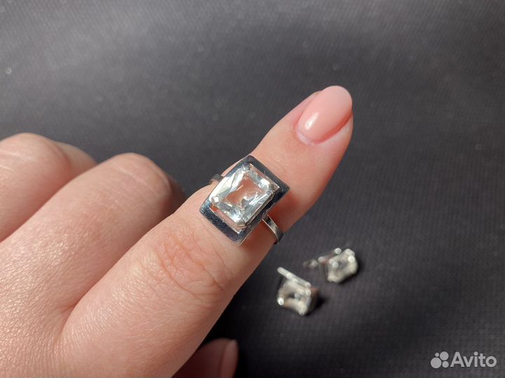 Серебряные кольцо и серьги с горным хрусталем
