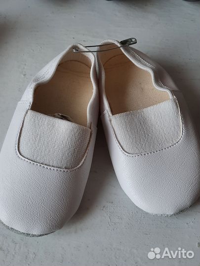 Чешки гимнастические детские - белые и черные