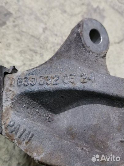 Кулак поворотный передний левый Mercedes-Benz Vito