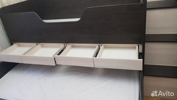 Десткая кровать