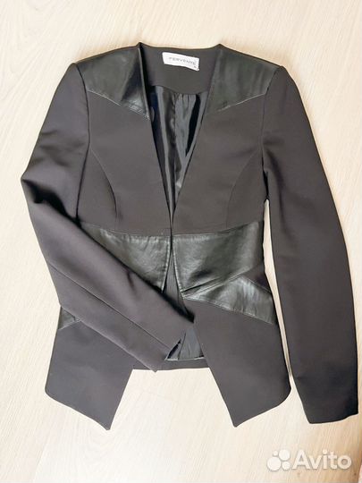 Пиджак женский черный