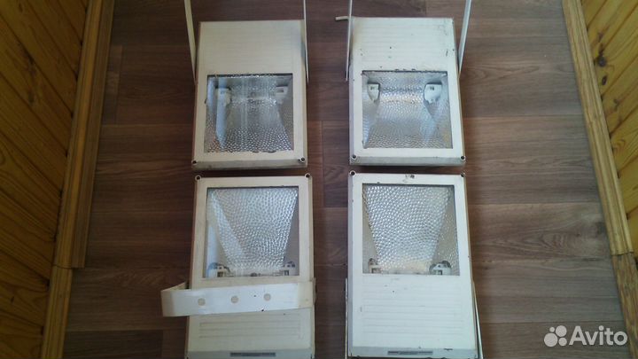 Uran-3211-А - прожектор уличный 1*70вт белый