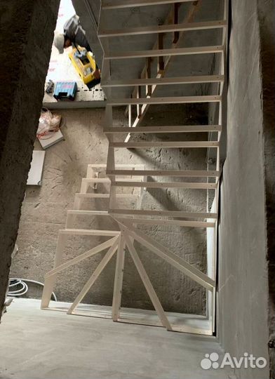 Лестница металлическая. На рынке 10 лет