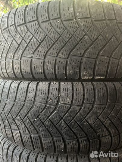 Pirelli Ice Zero 215/65 R16 102T