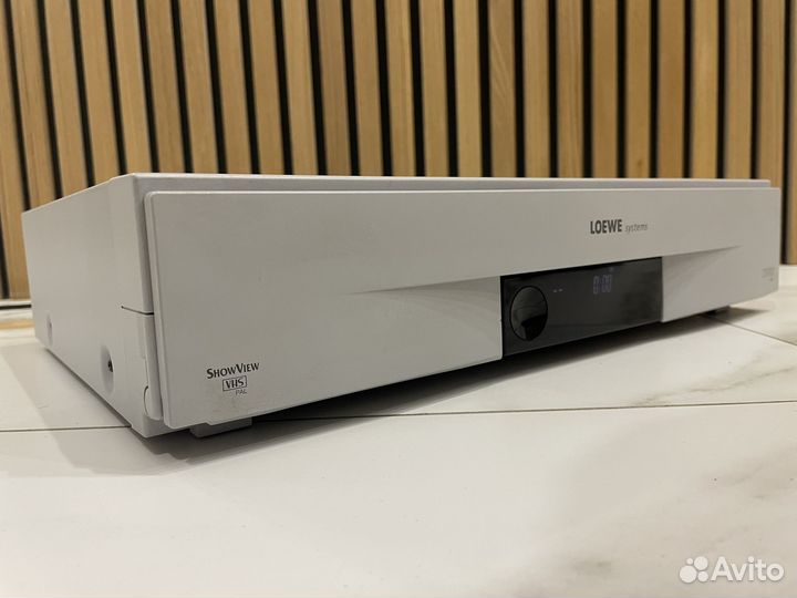 Видеомагнитофон Loewe centros 6156 H