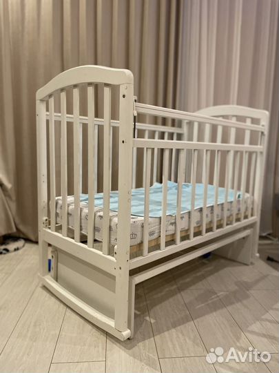 Детская кроватка