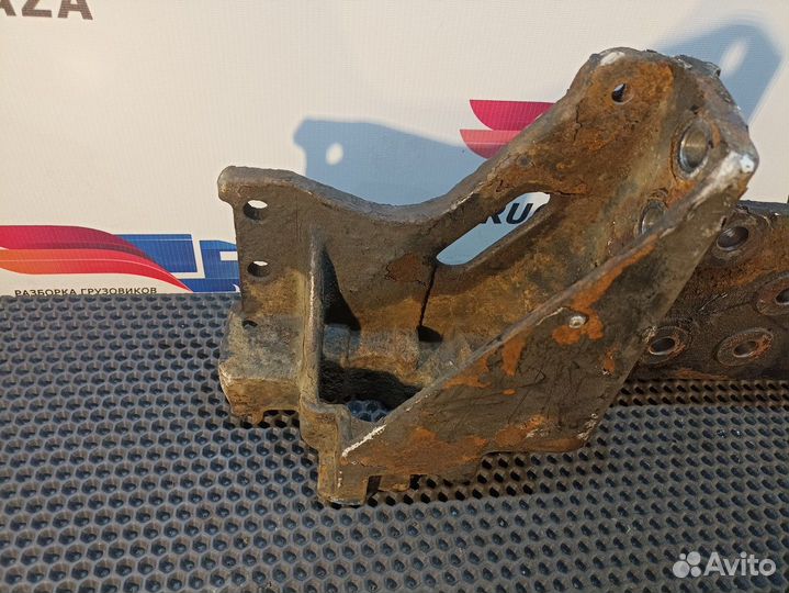1629657 Кронштейн буксировочный левый Volvo FH
