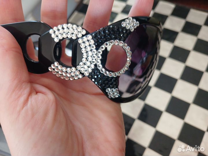 Солнцезащитные очки