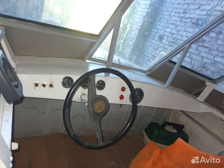 Катер Прогресс-4 (водомет)