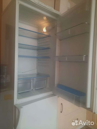Холодильник indesit