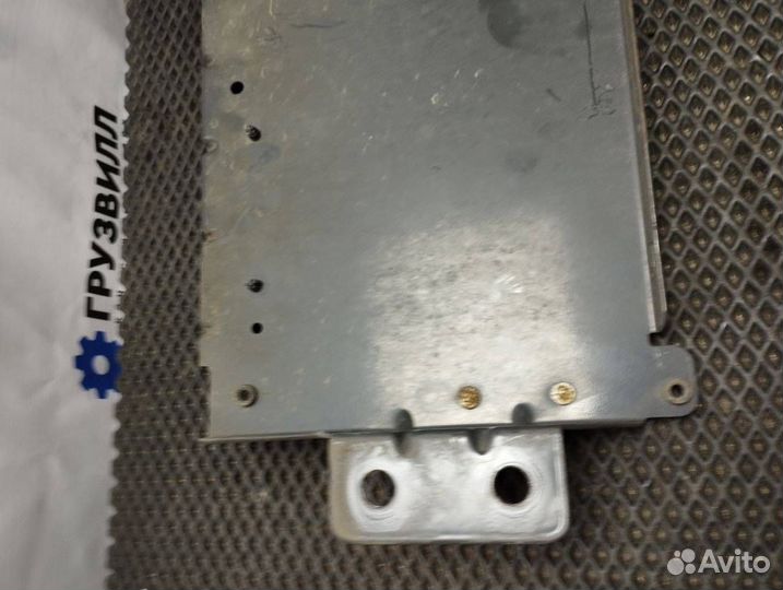 Крепление блока предохранителей Volvo FH4 22253371