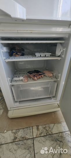 Холодильник Indesit