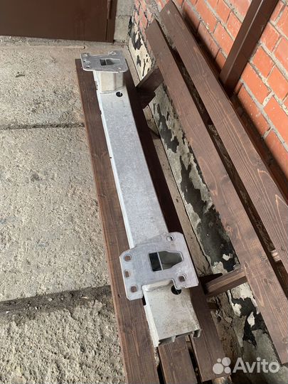 Усилитель бампера заднего VW Touareg 2022