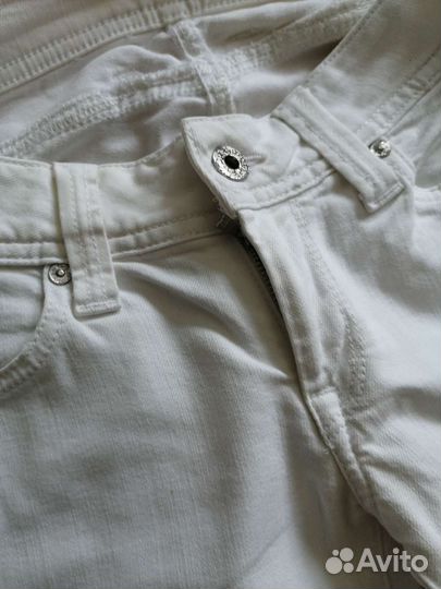 Джинсы белые