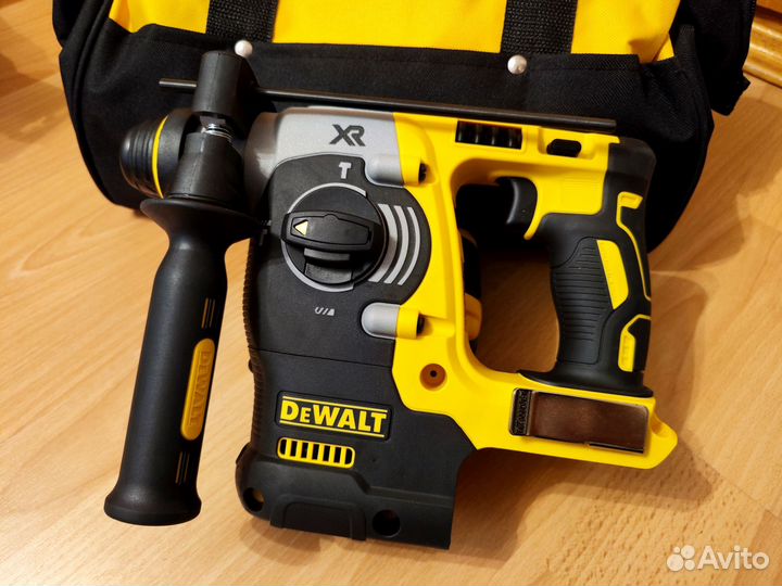 Перфоратор DeWalt DCH273N