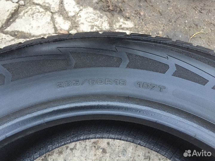 Goodyear UltraGrip 235/60 R18