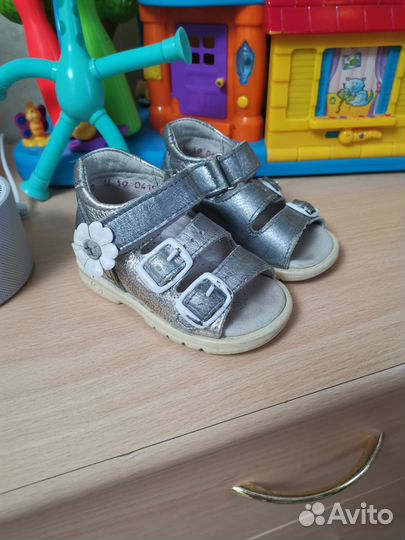 Сандалии для девочки