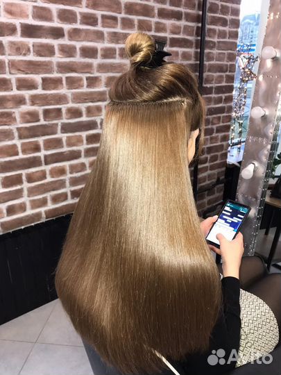 Модель на голливудское наращивание волос