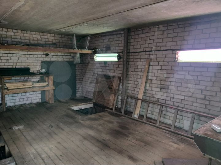 Гараж, > 30 м²