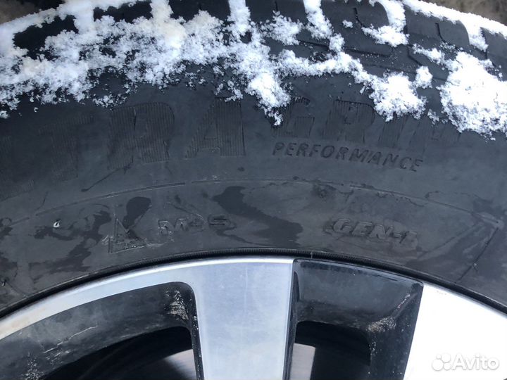 Goodyear UltraGrip Performance Gen-1 215/65 R17 99V