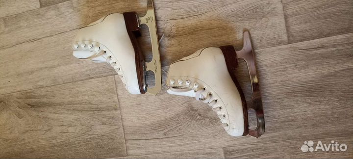 Фигурные коньки wifa 26