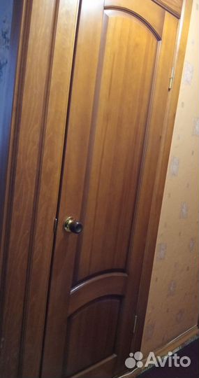 Дверь деревянная б/у