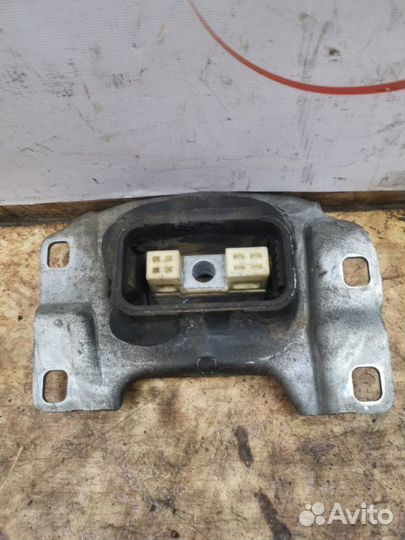 Подушка МКПП Ford Focus 3 хетчбек 1.6 iqdb 2012