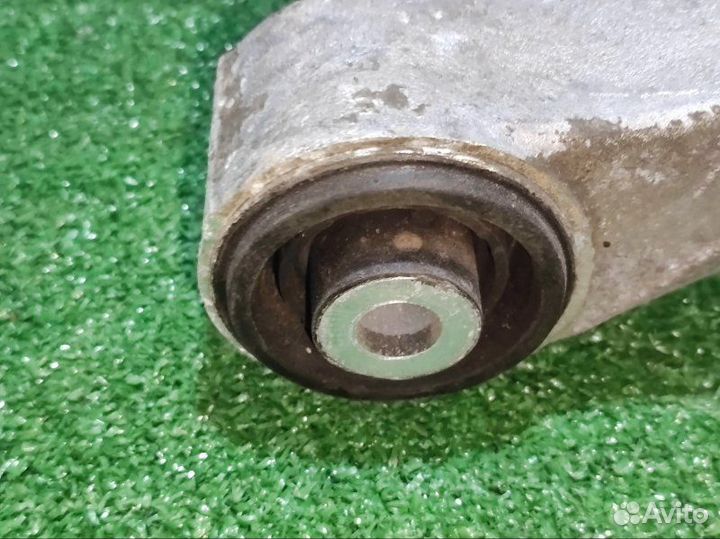 Рычаг задней подвески правый Mercedes-Benz