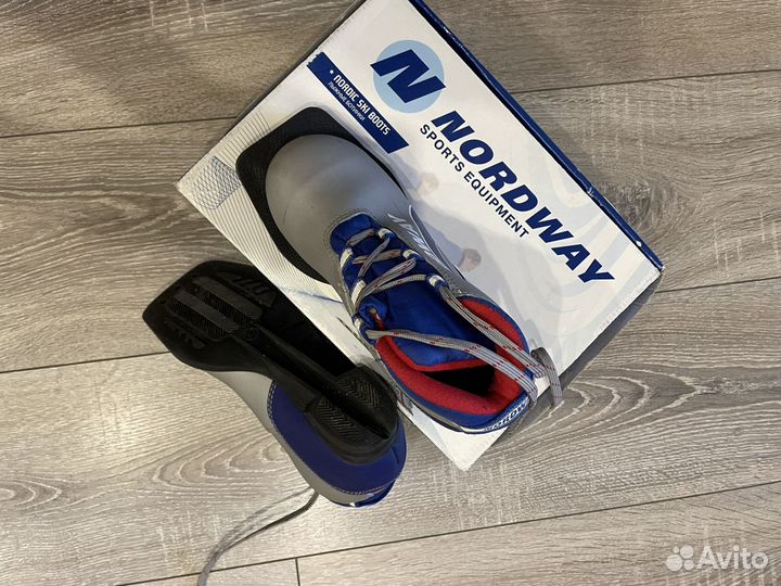 Лыжные ботинки