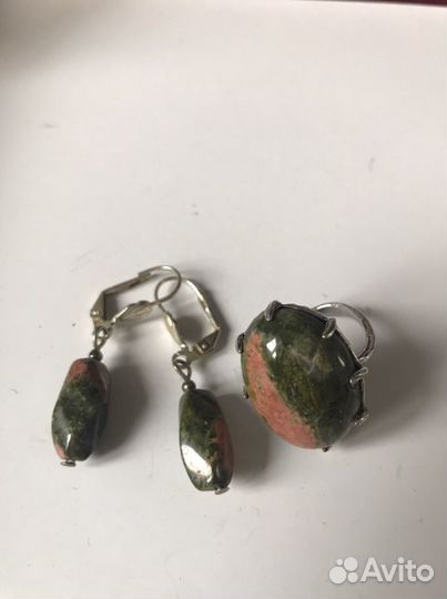 Серьги и кольцо с натуральным камнем