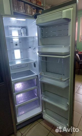 Холодильник Samsung