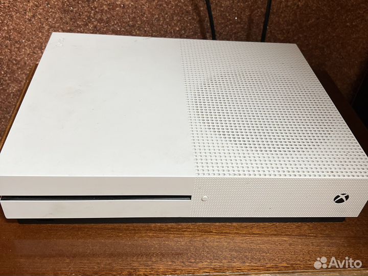 Xbox One S 2 геймпада